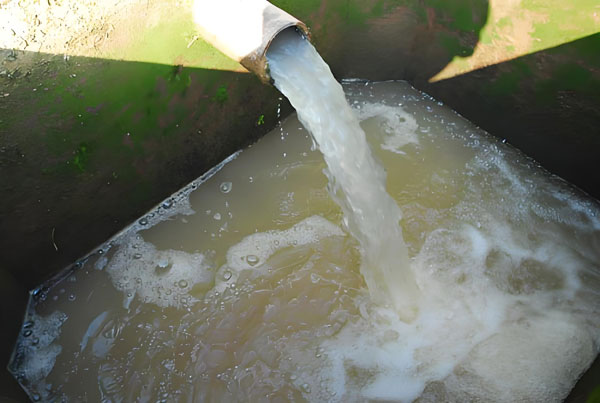 陜西安康山區(qū)供水如何將混濁的山泉水凈化成農(nóng)村生活飲用水？