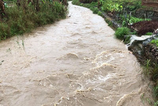 農(nóng)村下雨飲水渾濁用哪種大型農(nóng)村飲用水凈水設(shè)備？
